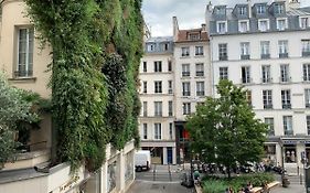 Artistic Apartment Center Of Paris
